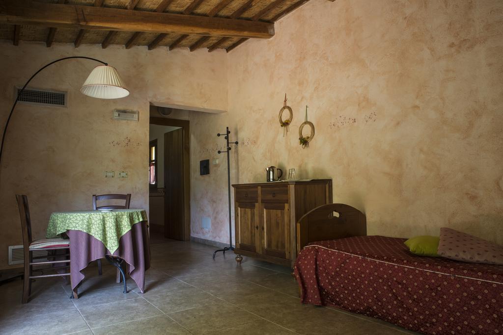 אבאסנטה Country Hotel Mandra Edera חדר תמונה